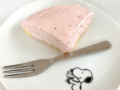【材料3つ】いちごレアチーズケーキ